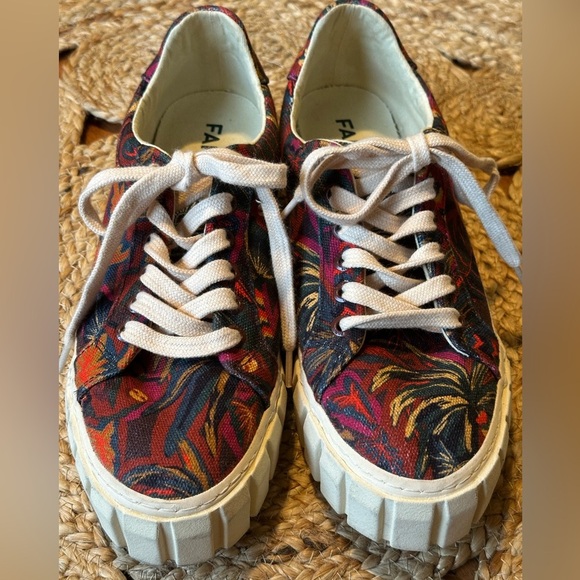 FARM RIO Womens Sunset Forest Platform Sneaker EU 39 - 8 8.5 US - Picture 3 of 11